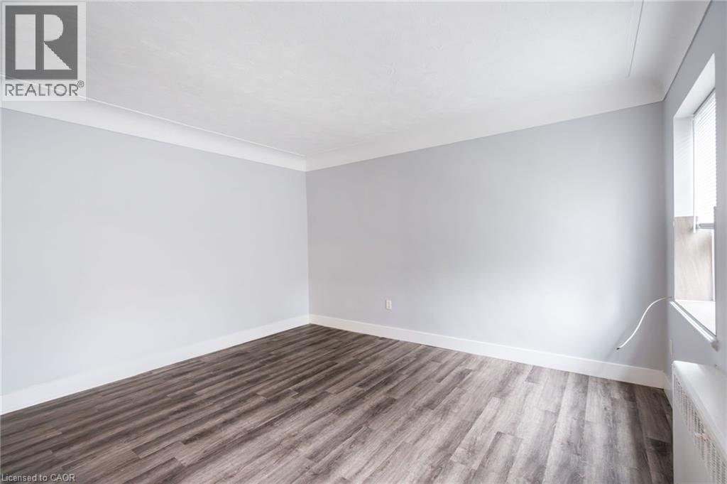 Photo 7 of 452 Aberdeen Avenue Unit 13, Hamilton ON