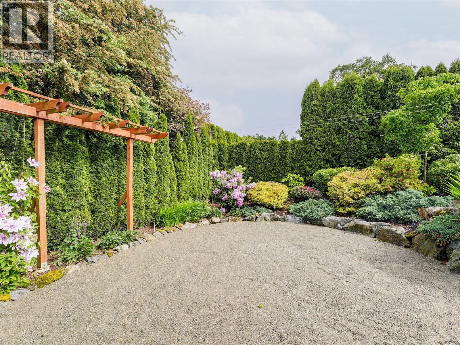 Photo 32 of 4406 Torquay Dr, Saanich BC