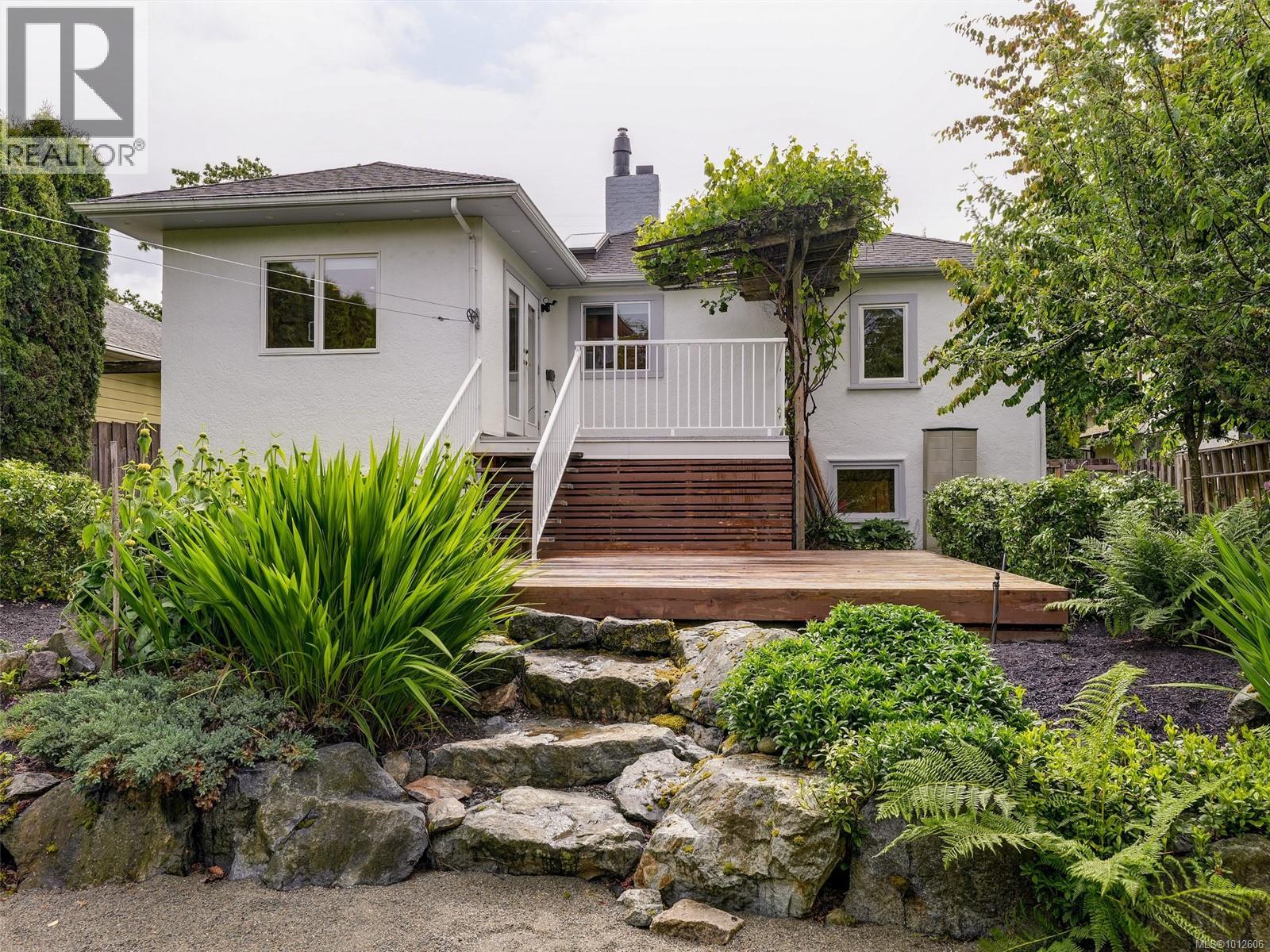 Photo 35 of 4406 Torquay Dr, Saanich BC