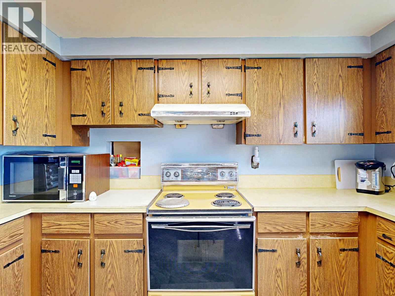 Photo 9 of 7610 Kilrea Crescent, Burnaby BC