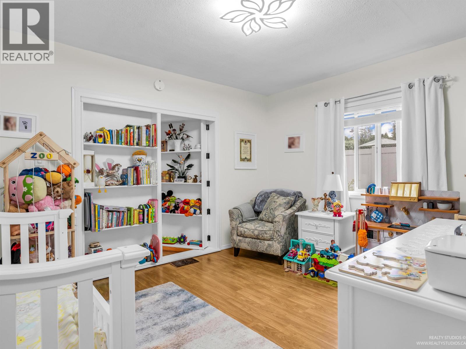 Photo 11 of 7774 Berkley Street, Burnaby BC