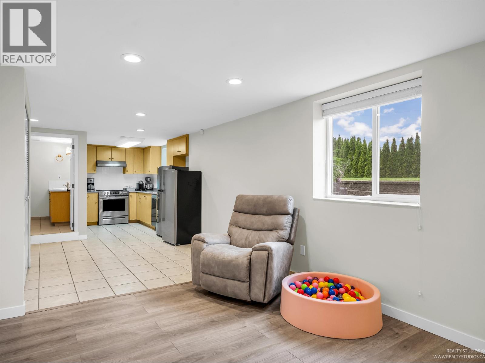 Photo 22 of 7774 Berkley Street, Burnaby BC