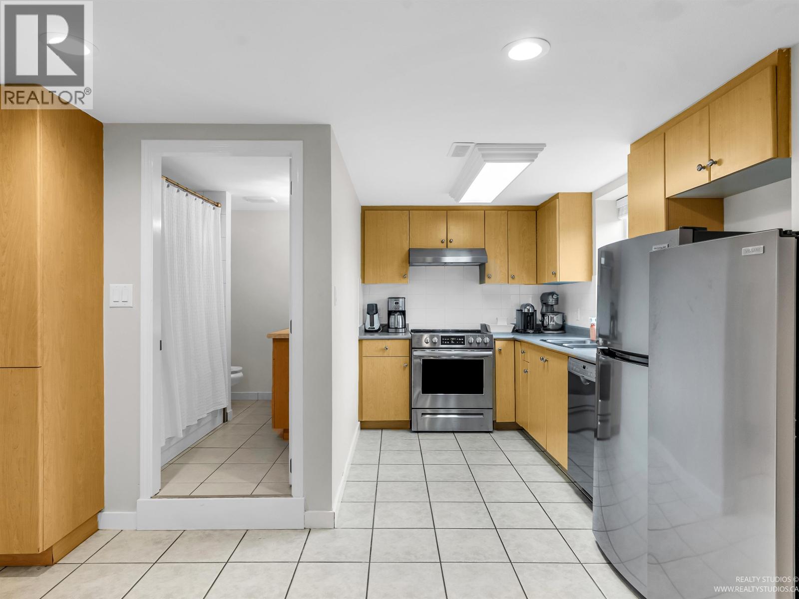 Photo 23 of 7774 Berkley Street, Burnaby BC