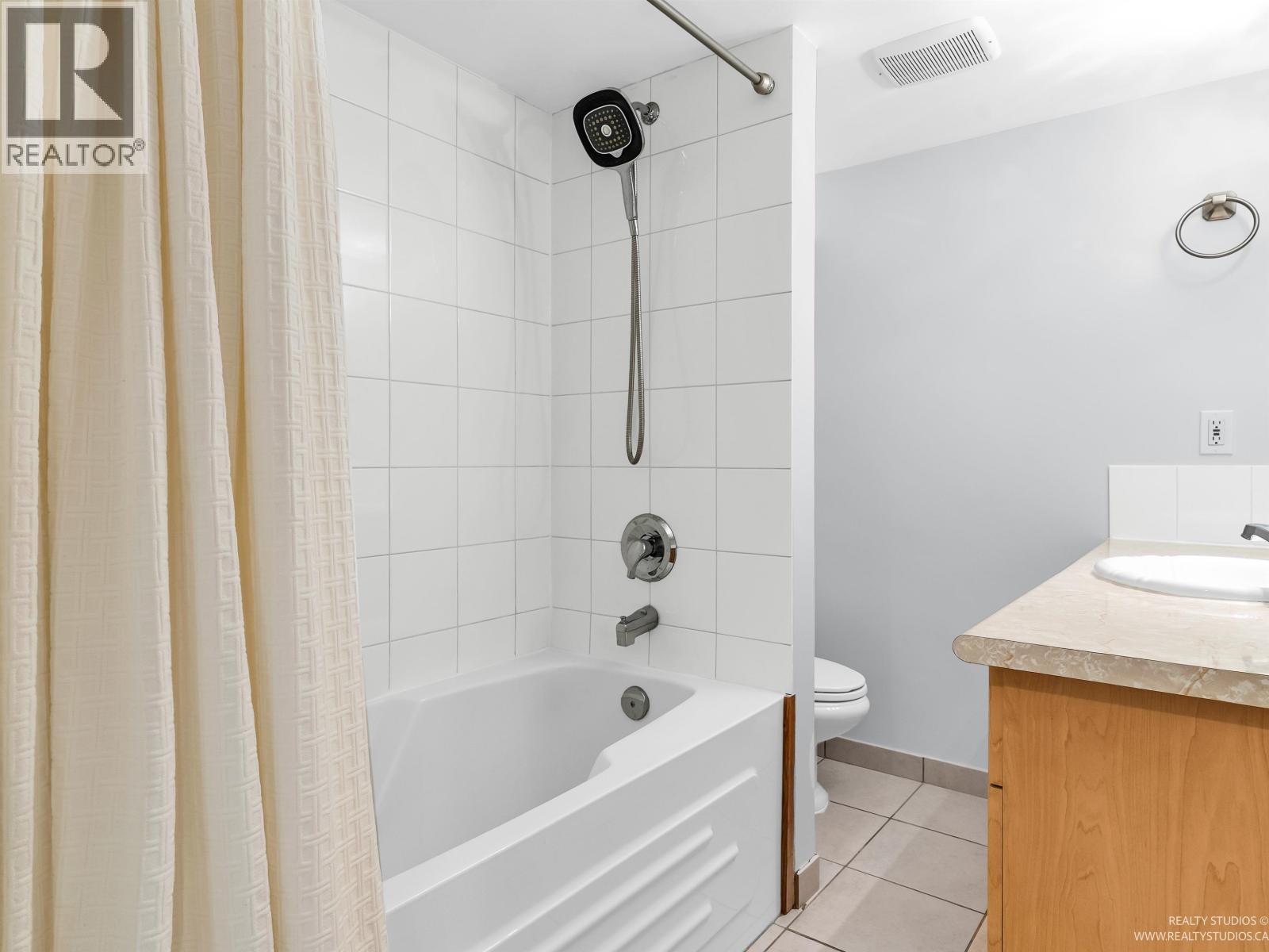 Photo 27 of 7774 Berkley Street, Burnaby BC