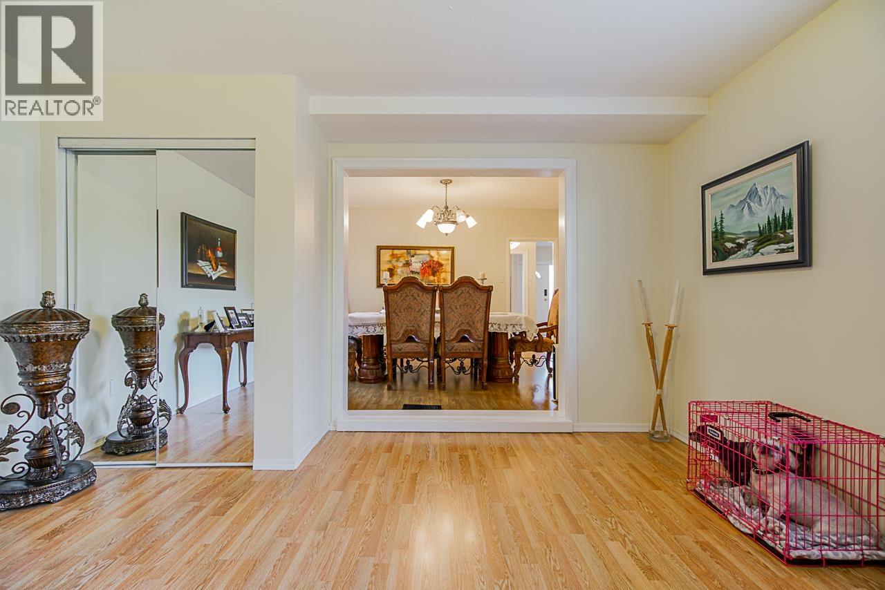 Photo 6 of 7774 Berkley Street, Burnaby BC