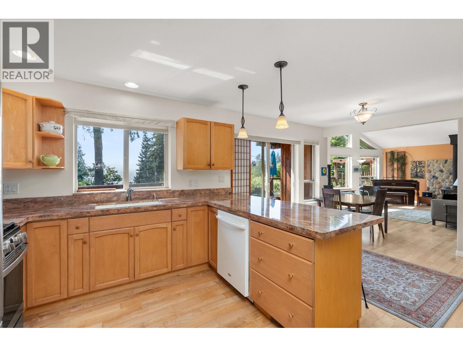 1372 GOWER POINT ROAD, Gibsons