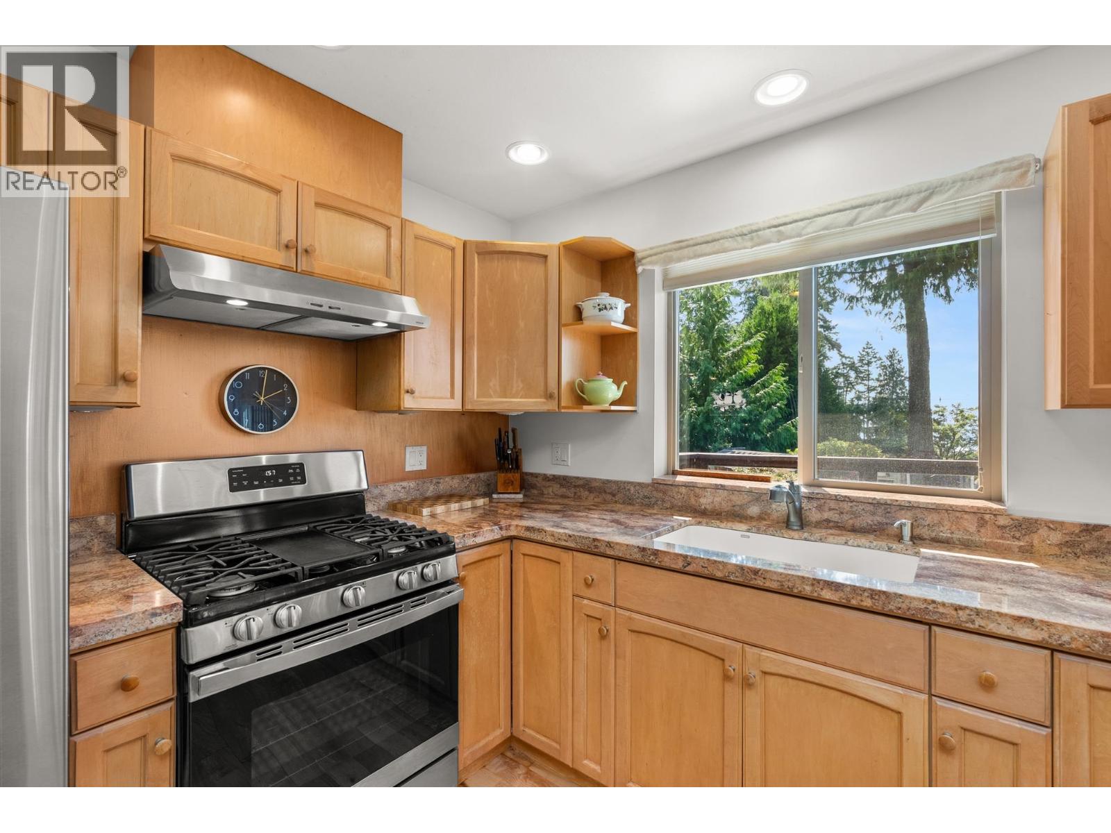 1372 GOWER POINT ROAD, Gibsons