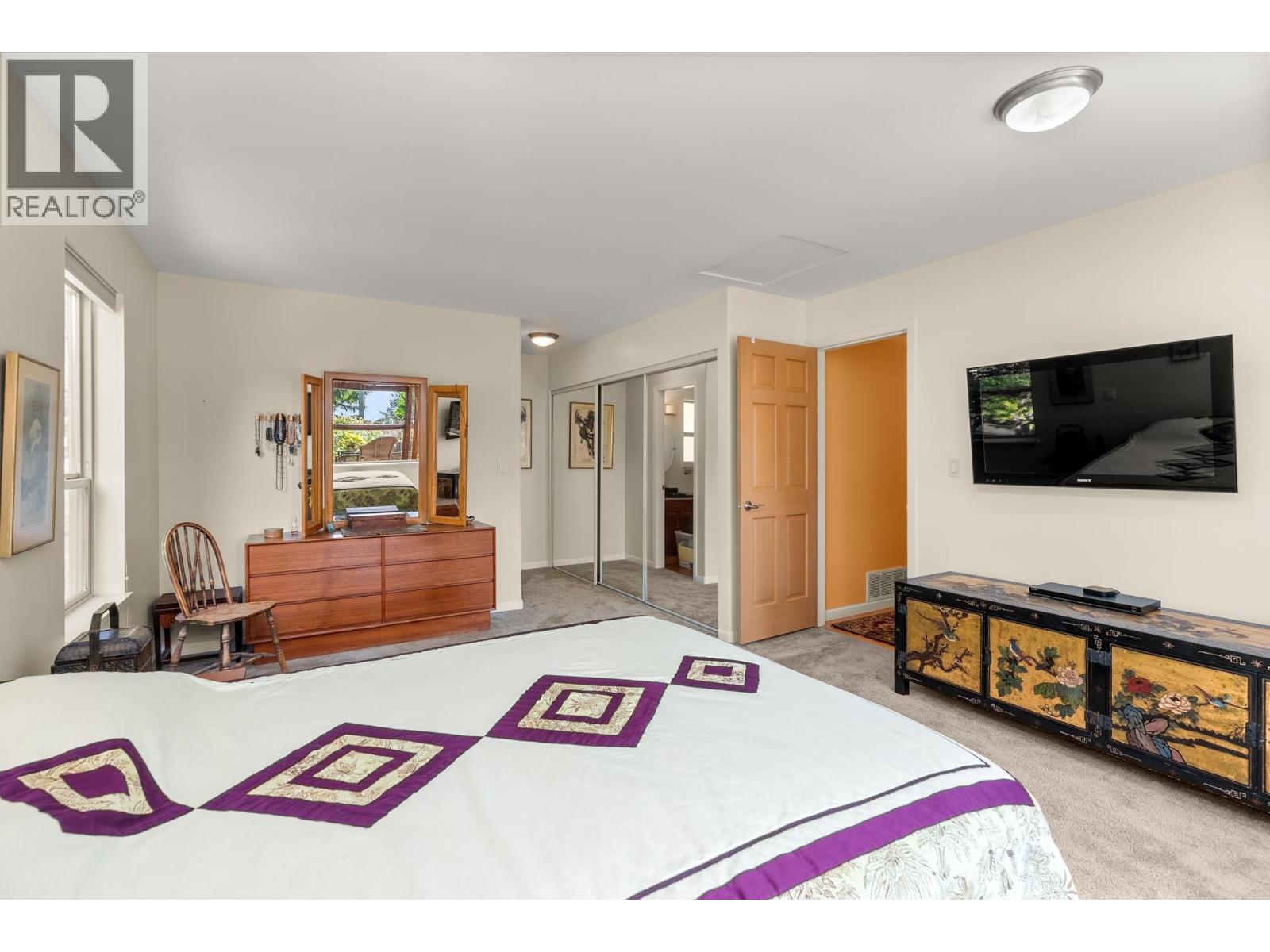 1372 GOWER POINT ROAD, Gibsons