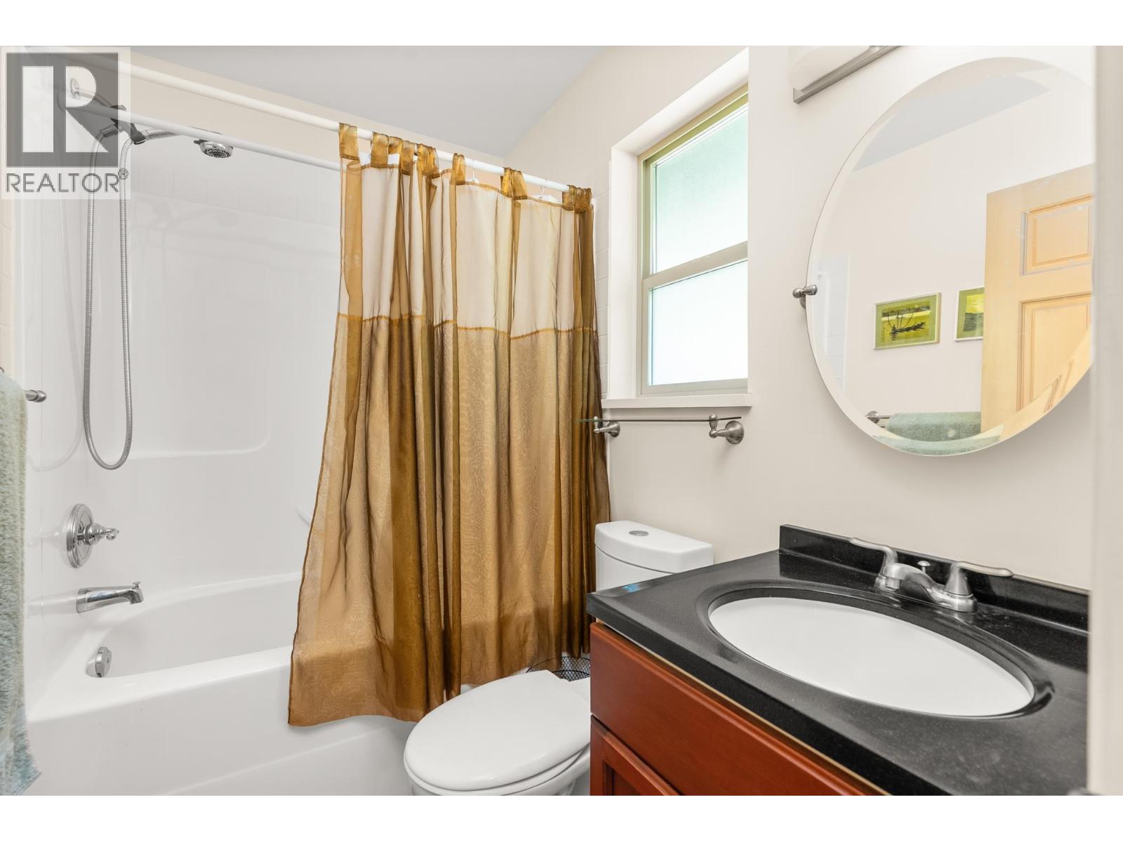 1372 GOWER POINT ROAD, Gibsons