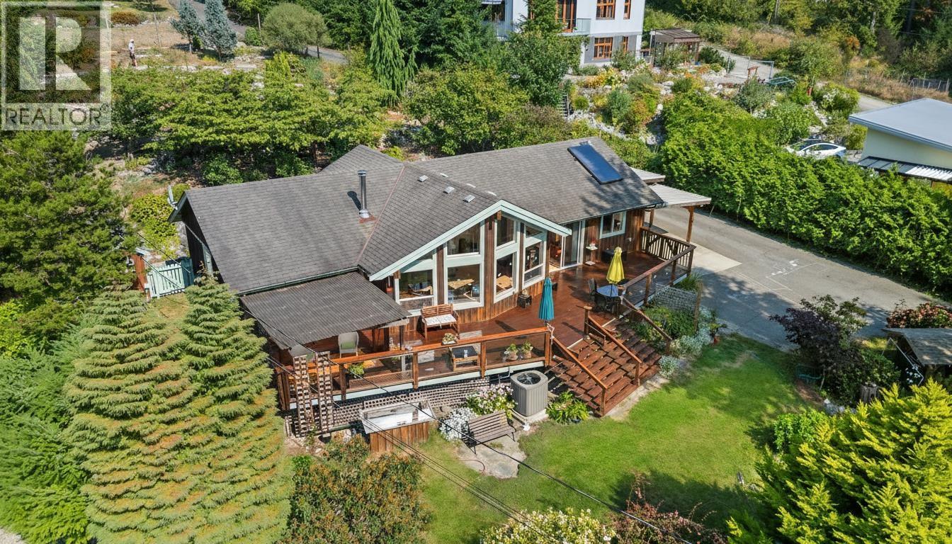 1372 GOWER POINT ROAD, Gibsons