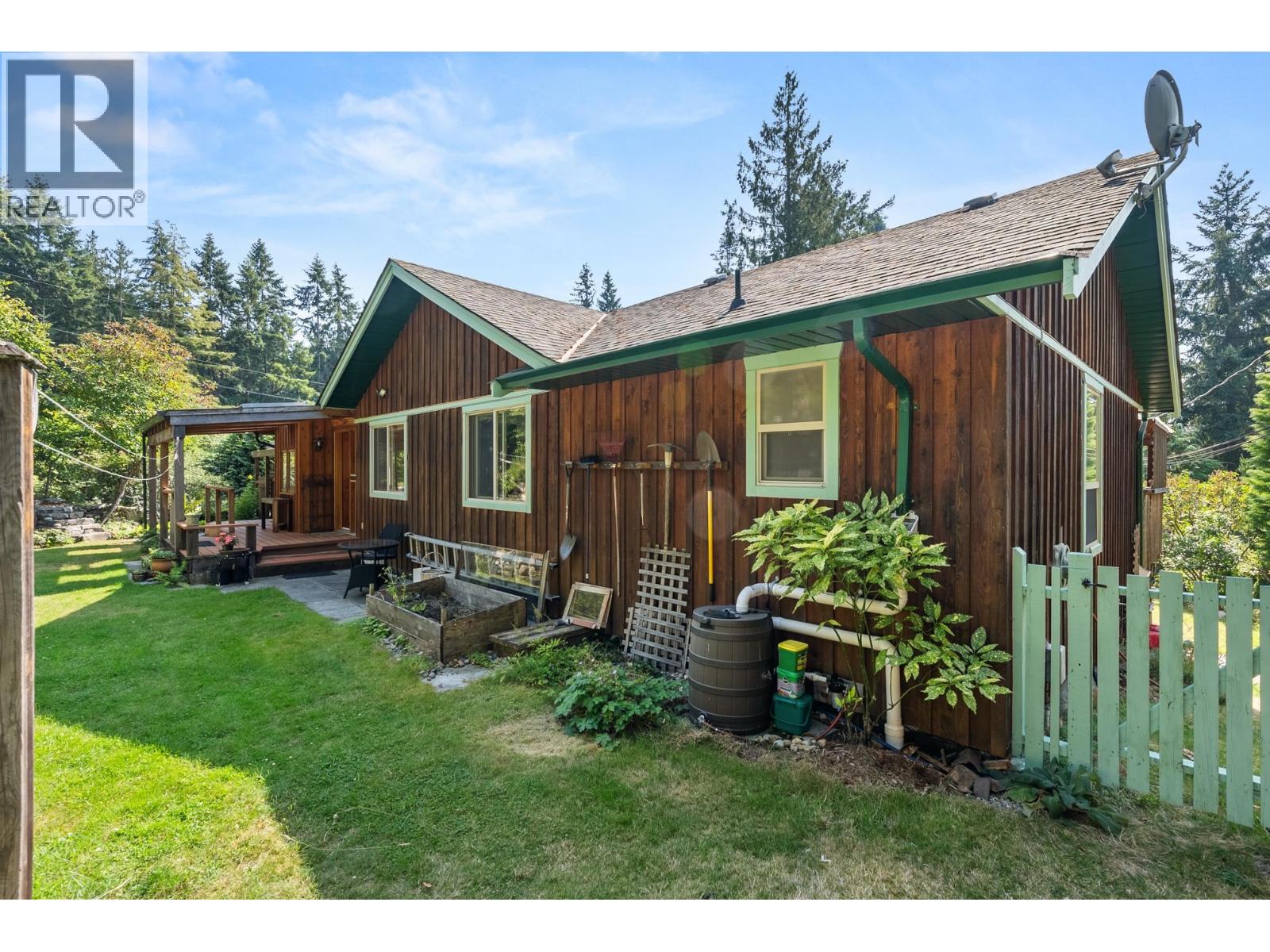 1372 GOWER POINT ROAD, Gibsons