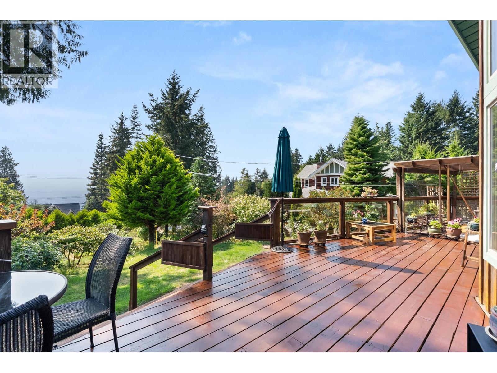 1372 GOWER POINT ROAD, Gibsons