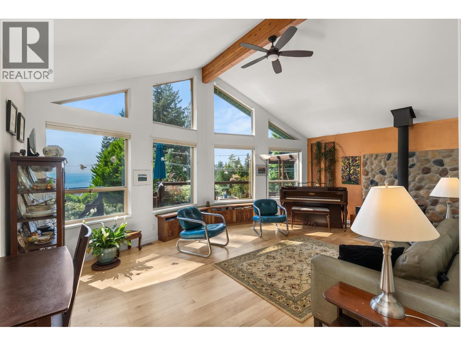 1372 GOWER POINT ROAD, Gibsons