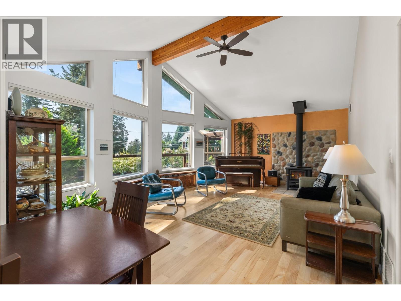 1372 GOWER POINT ROAD, Gibsons