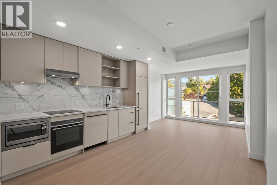 Photo 1 of 418 422 E 3rd Street, North Vancouver BC