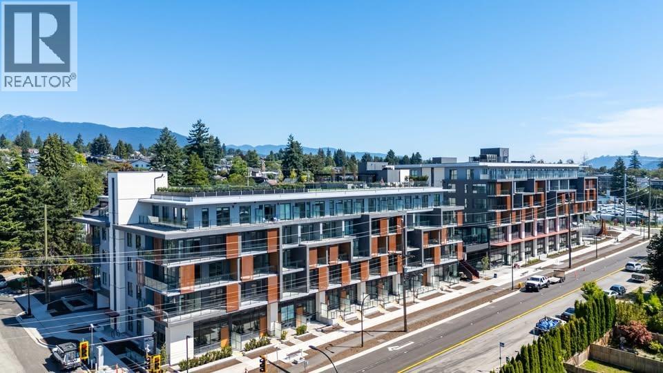 Photo 10 of 418 422 E 3rd Street, North Vancouver BC