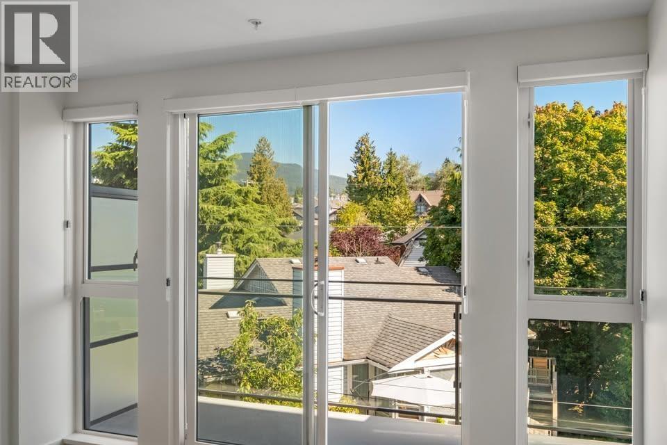 Photo 4 of 418 422 E 3rd Street, North Vancouver BC