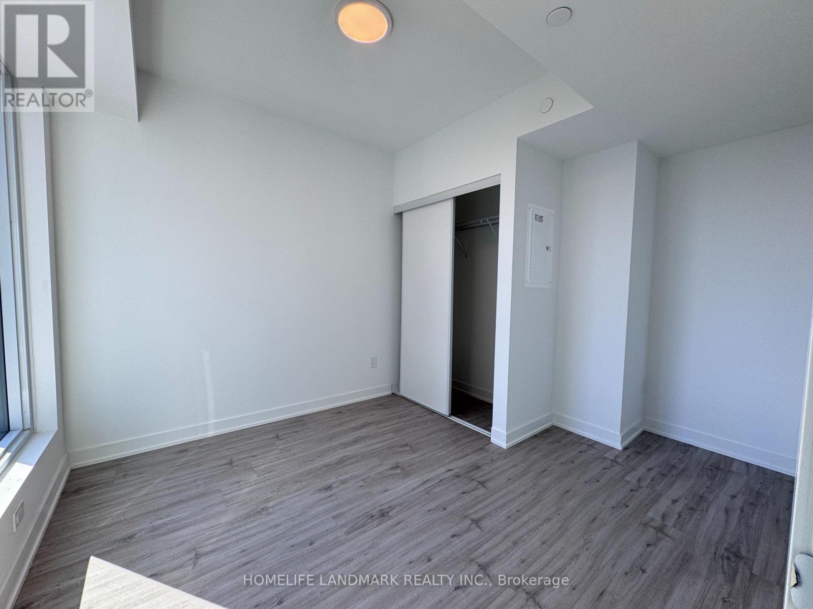 Photo 7 of 5310 252 Church Street, Toronto ON