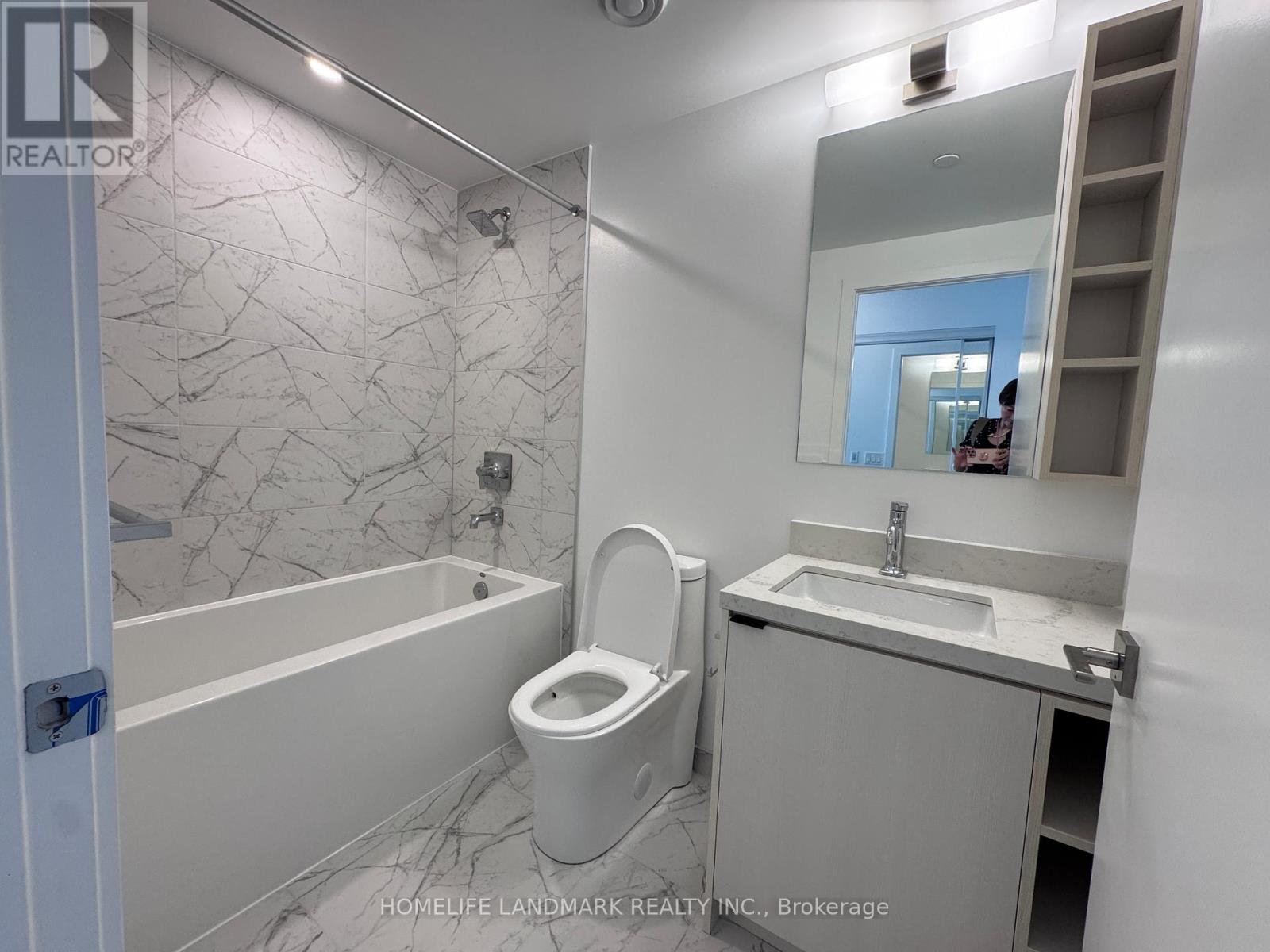 Photo 8 of 5310 252 Church Street, Toronto ON