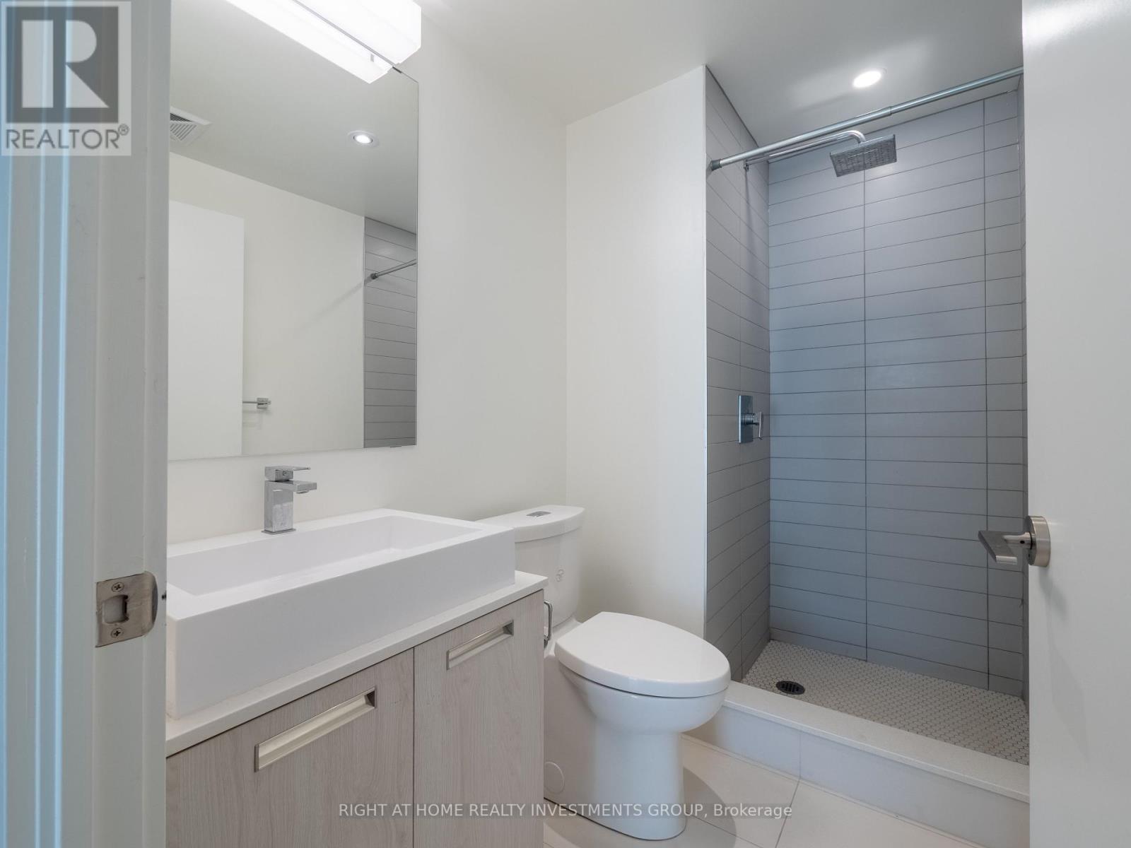 Photo 14 of 1010 2 A Church Street, Toronto ON