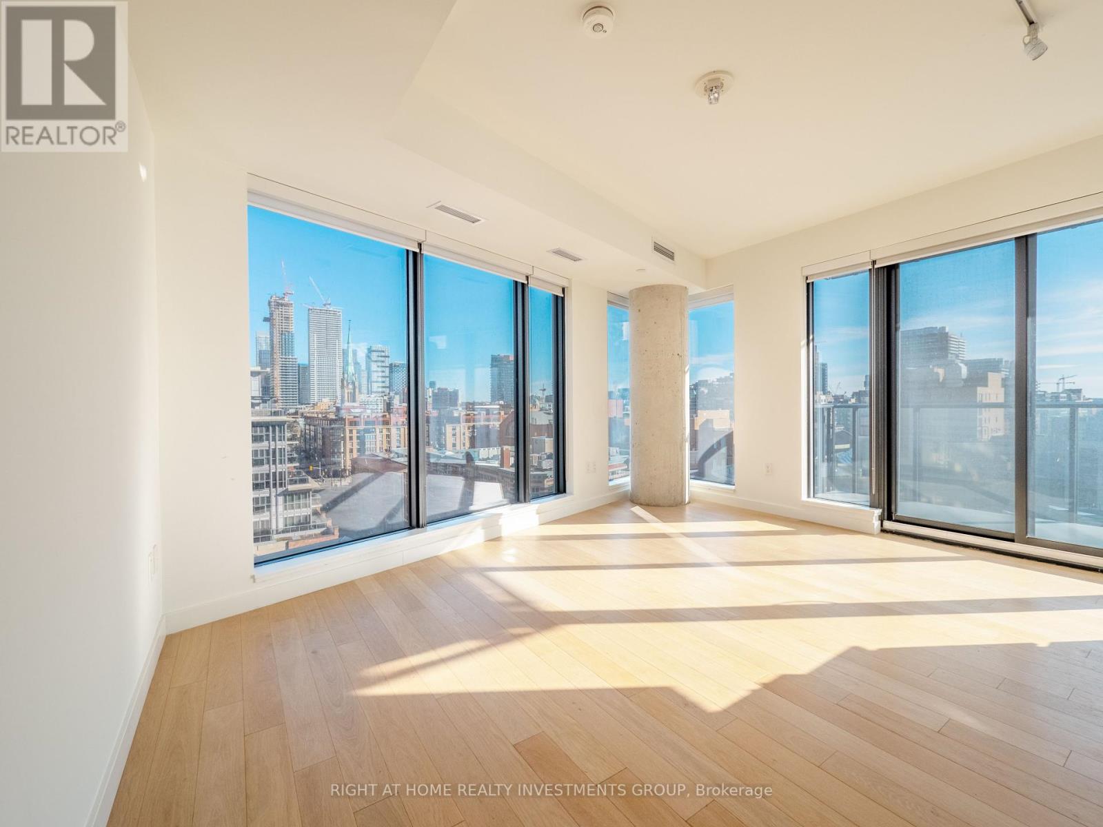 Photo 4 of 1010 2 A Church Street, Toronto ON