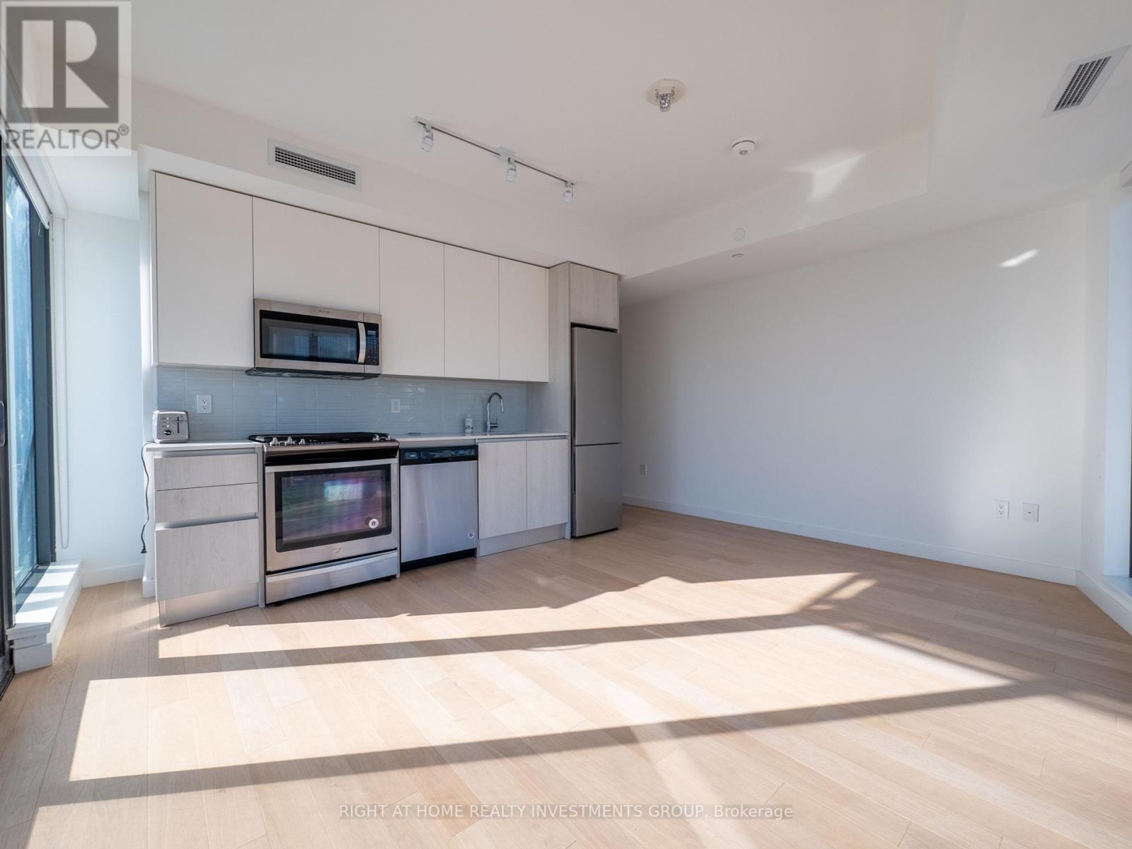 Photo 6 of 1010 2 A Church Street, Toronto ON
