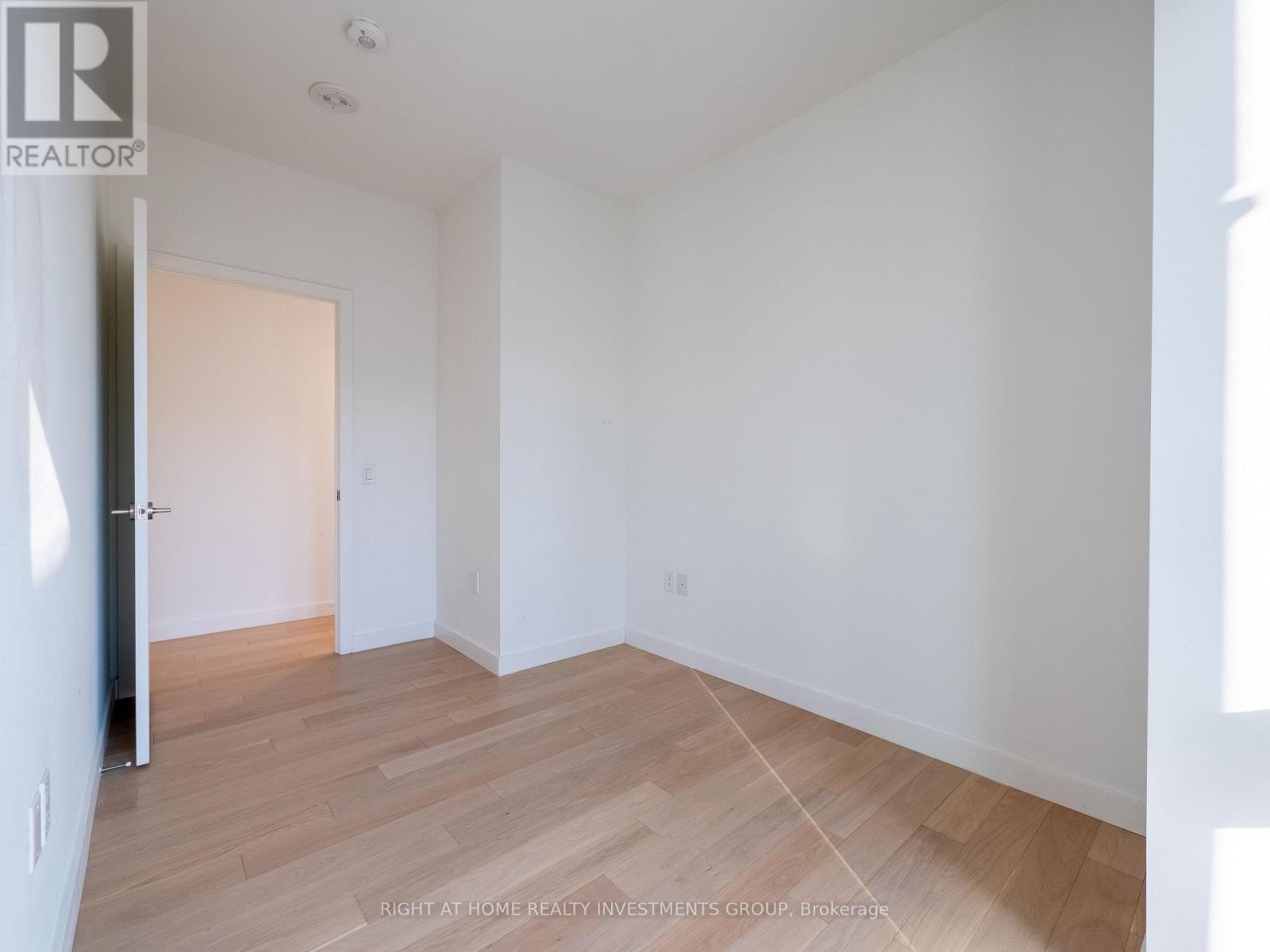 Photo 8 of 1010 2 A Church Street, Toronto ON
