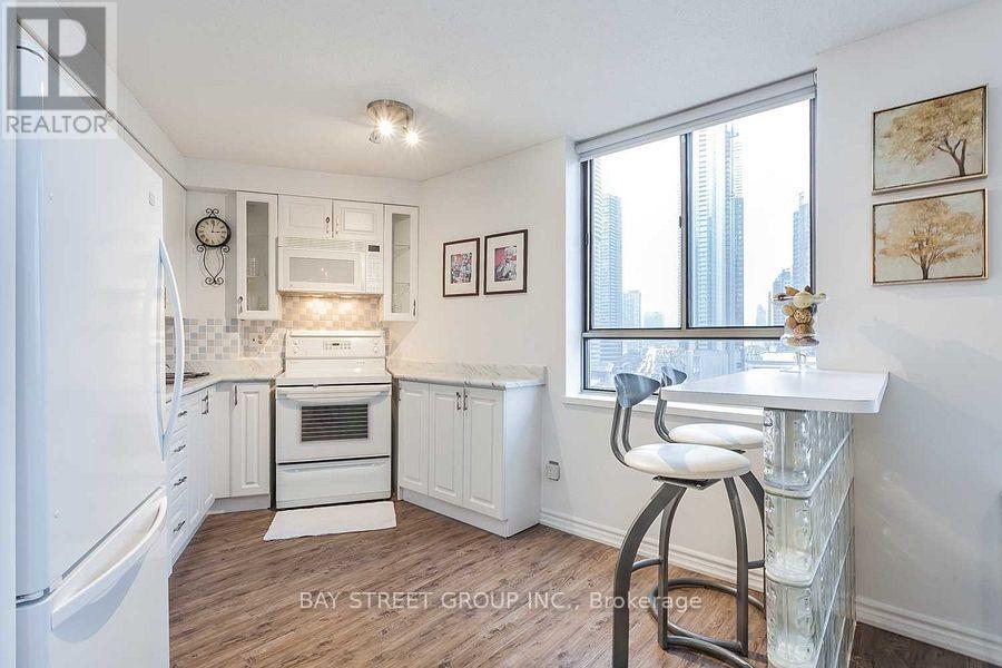 Photo 10 of 1106 250 Queens Quay W, Toronto ON