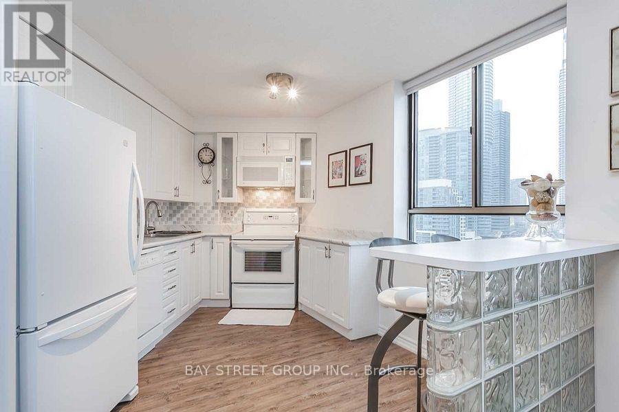 Photo 11 of 1106 250 Queens Quay W, Toronto ON