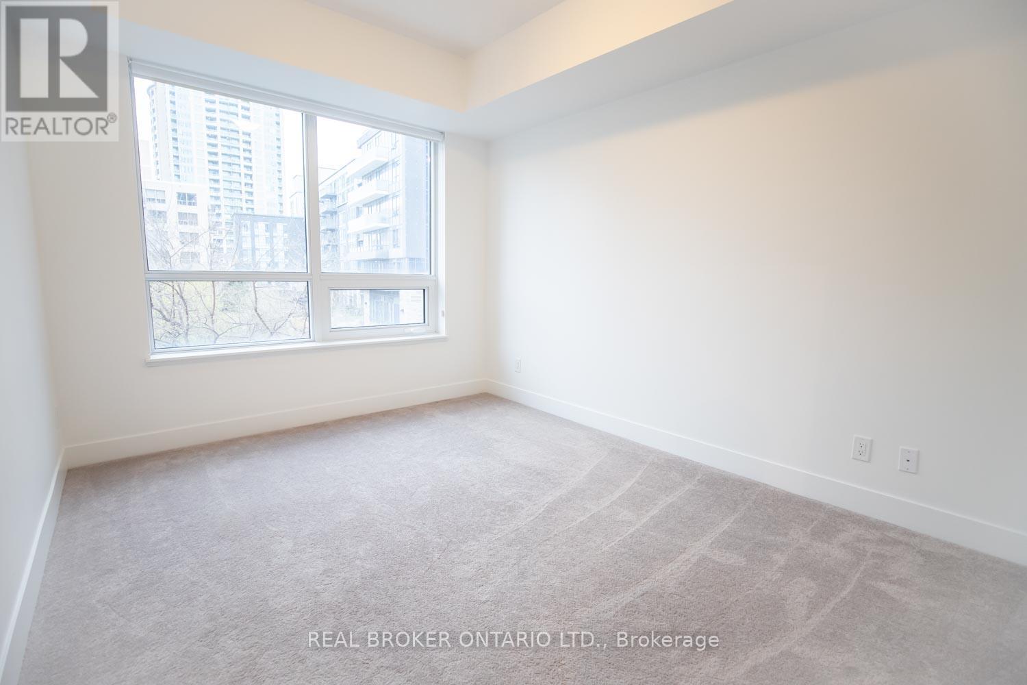 Photo 10 of 123 7 Kenaston Gardens, Toronto ON