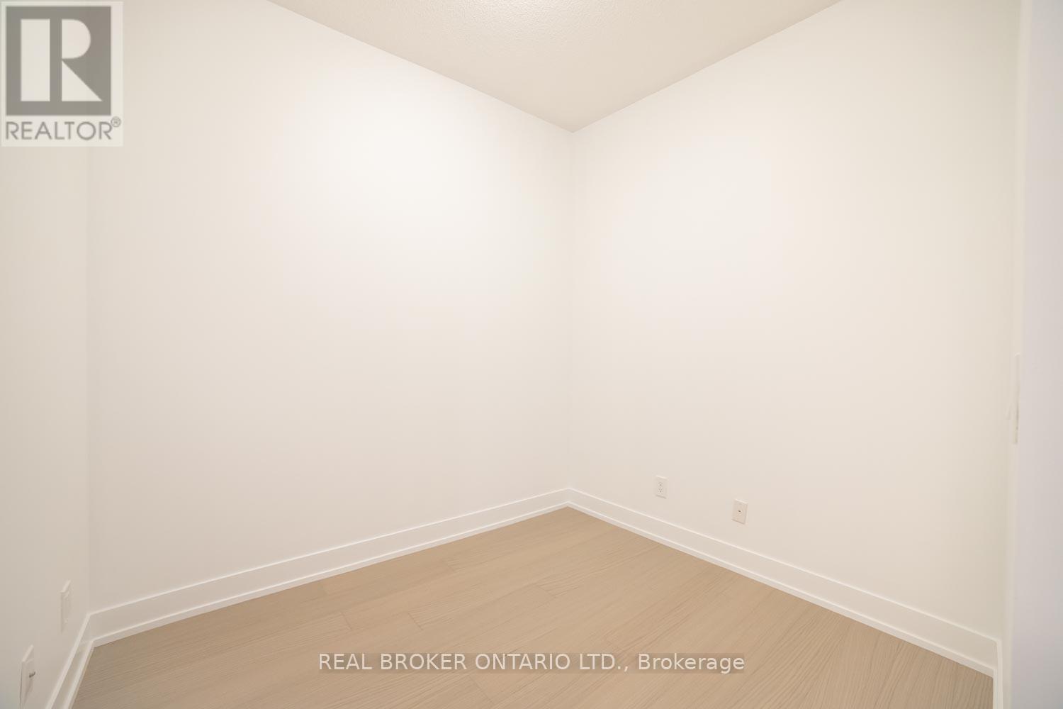 Photo 12 of 123 7 Kenaston Gardens, Toronto ON