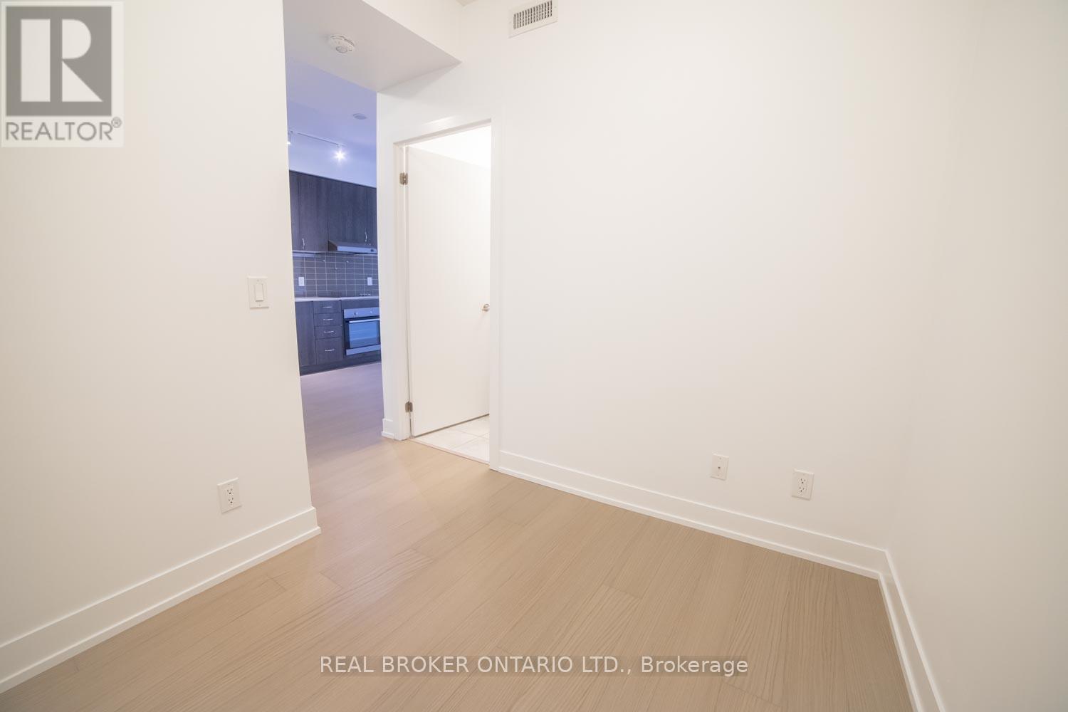 Photo 13 of 123 7 Kenaston Gardens, Toronto ON