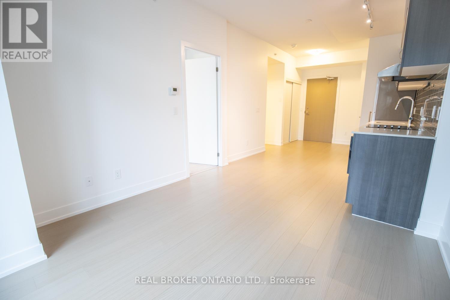 Photo 7 of 123 7 Kenaston Gardens, Toronto ON