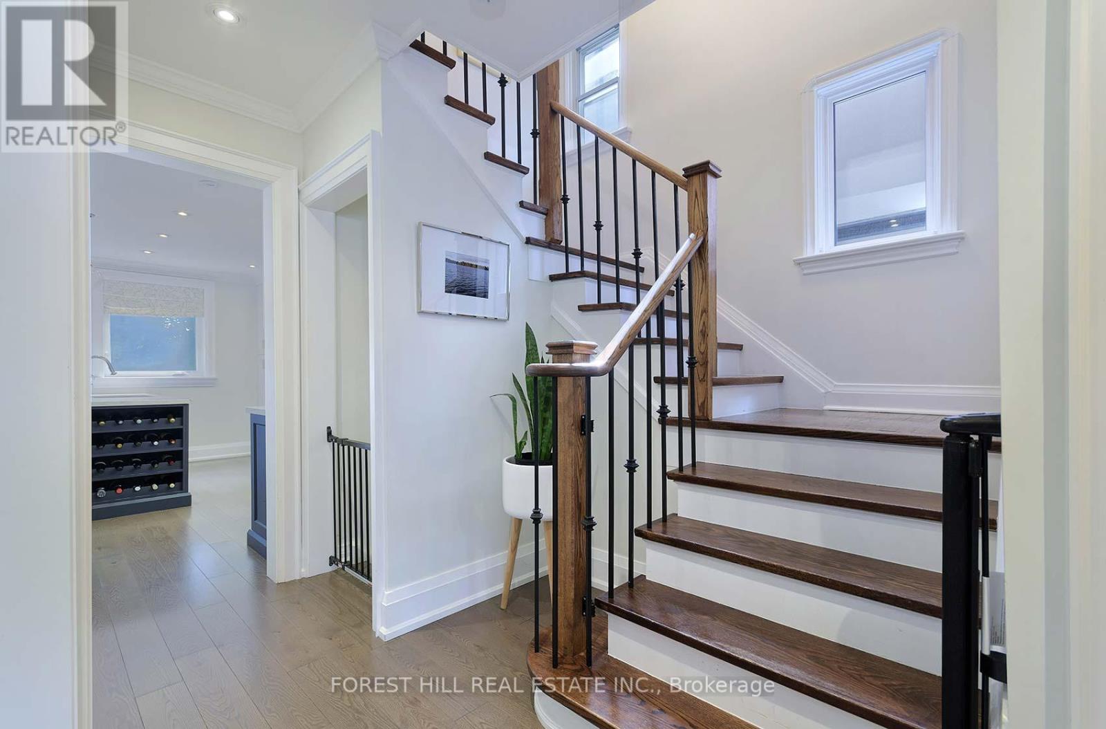 Photo 20 of 9 Peveril Hill S, Toronto ON