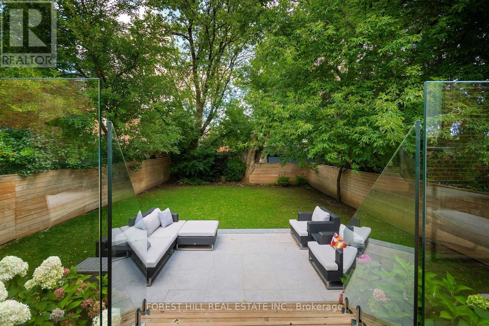 Photo 37 of 9 Peveril Hill S, Toronto ON