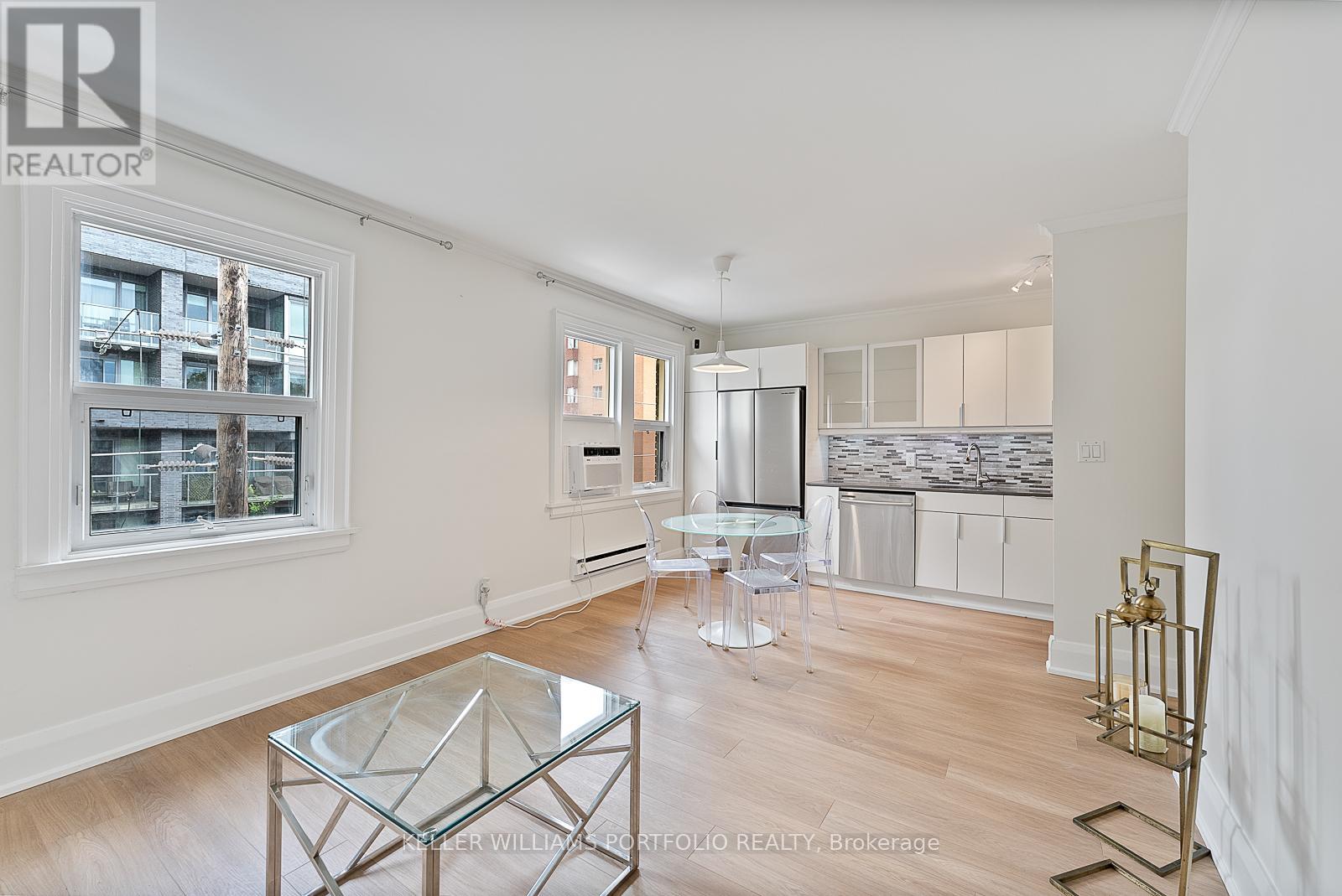 Photo 10 of 402 114 Vaughan Road, Toronto ON