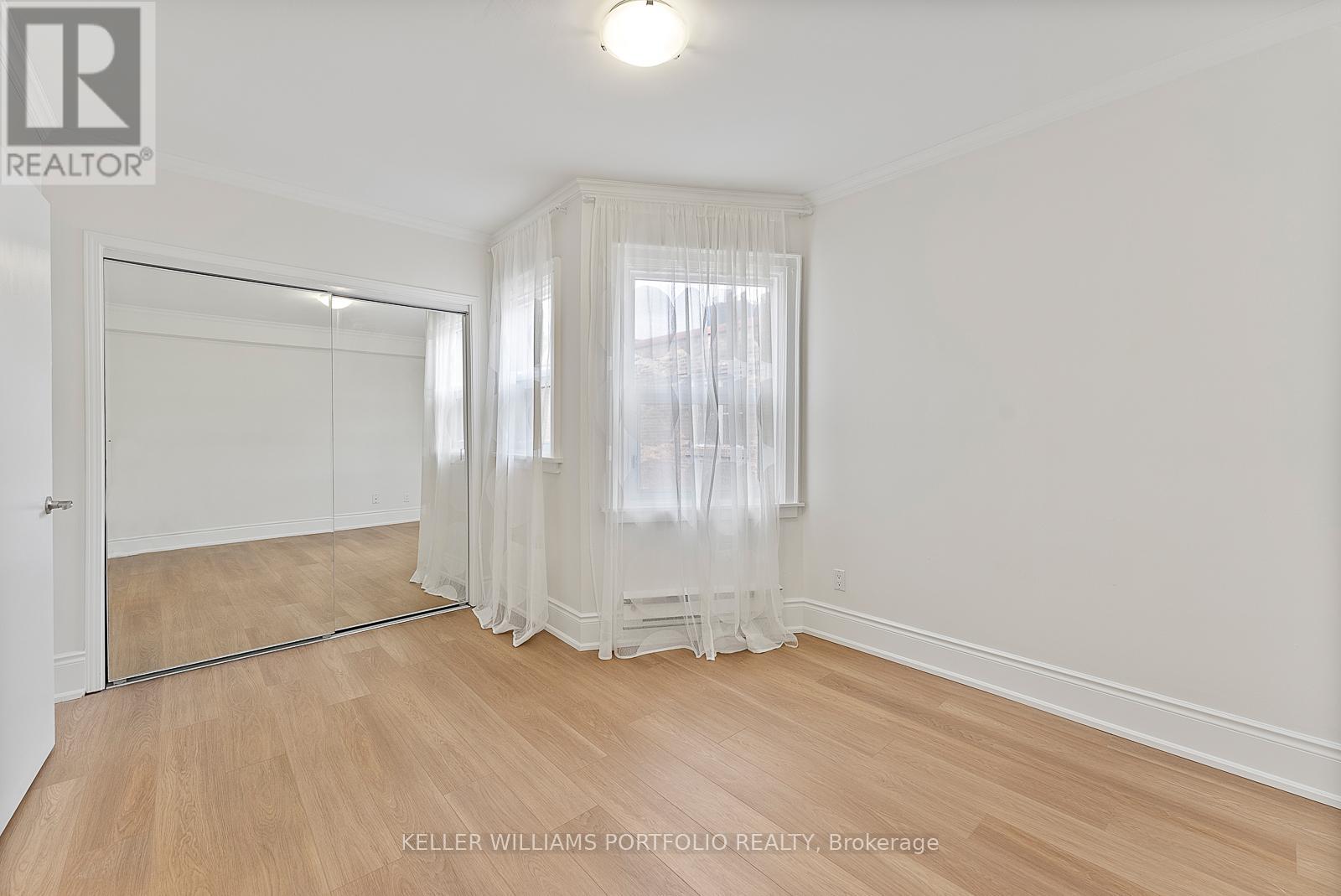 Photo 16 of 402 114 Vaughan Road, Toronto ON