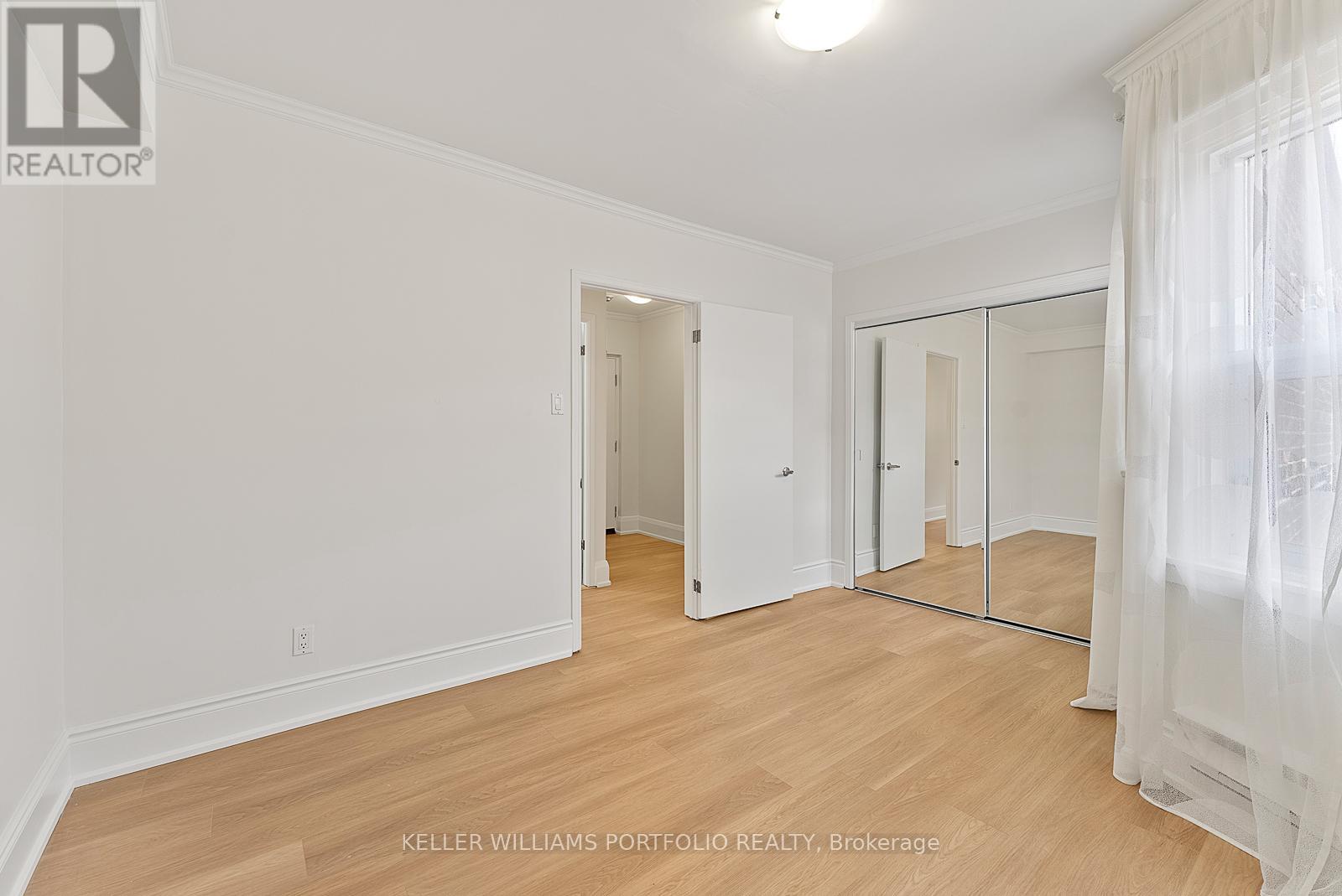 Photo 18 of 402 114 Vaughan Road, Toronto ON
