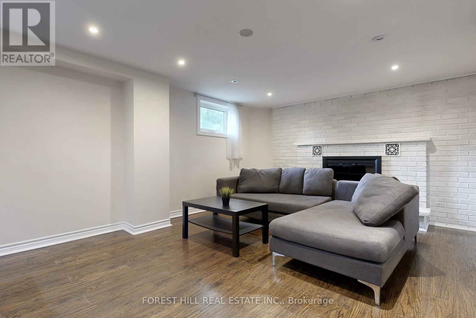 Photo 26 of 14 Ilfracombe Crescent, Toronto ON