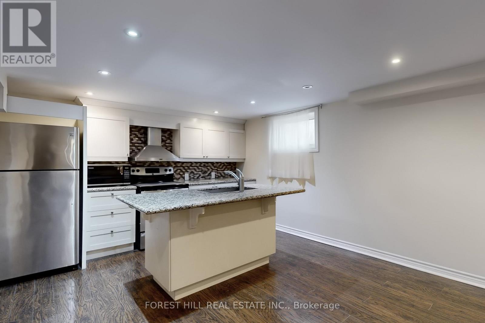 Photo 29 of 14 Ilfracombe Crescent, Toronto ON