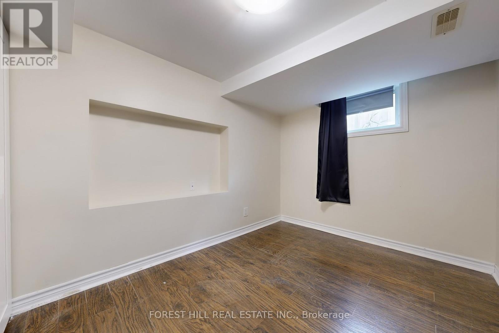 Photo 30 of 14 Ilfracombe Crescent, Toronto ON