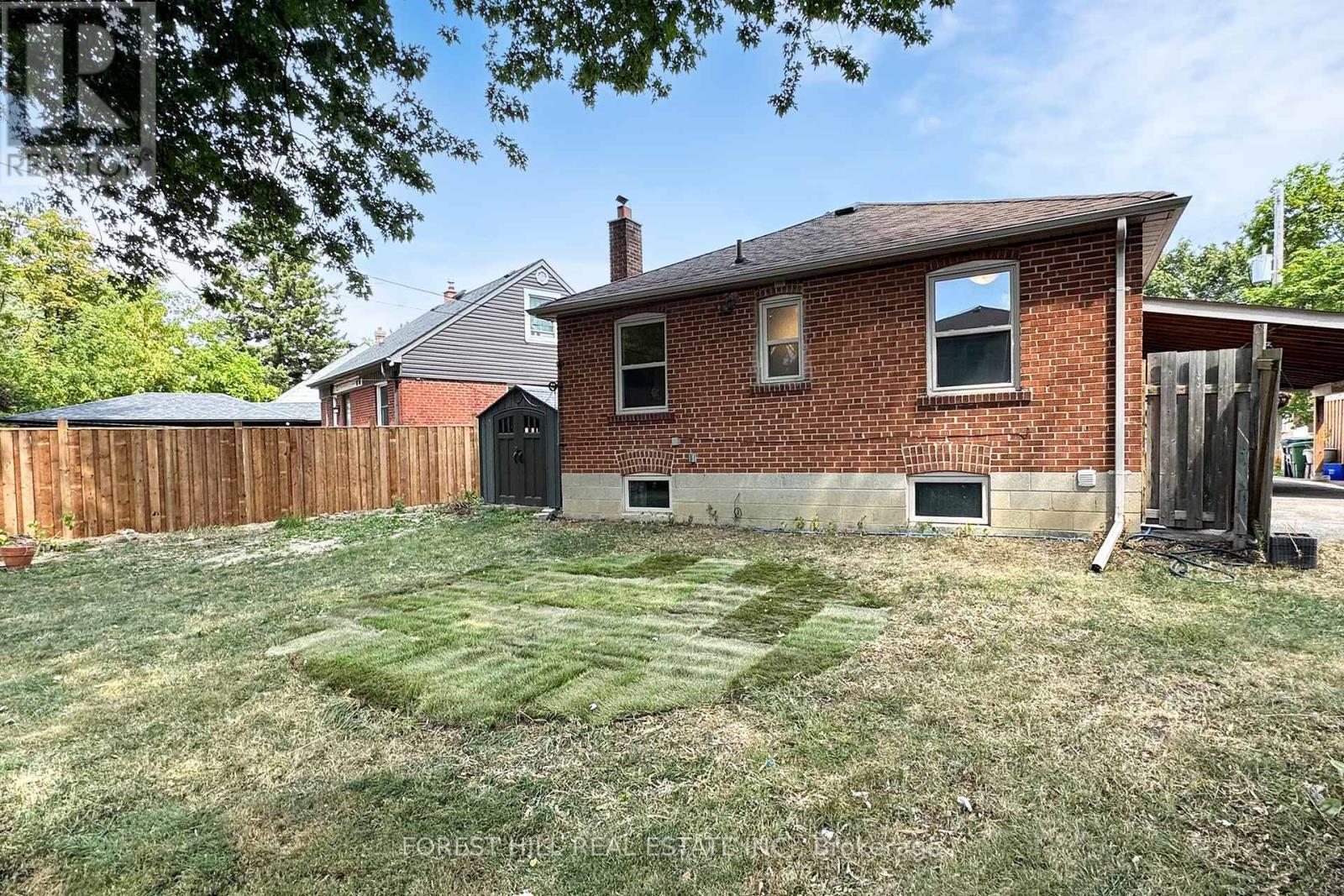 Photo 38 of 14 Ilfracombe Crescent, Toronto ON