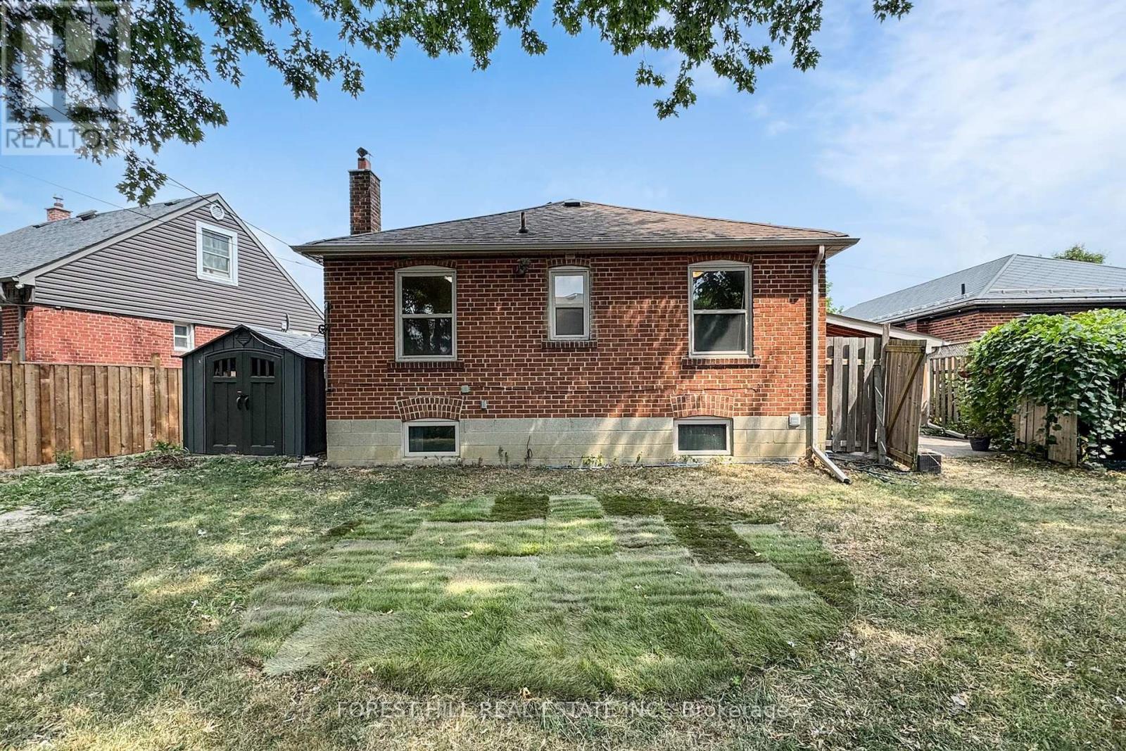 Photo 39 of 14 Ilfracombe Crescent, Toronto ON