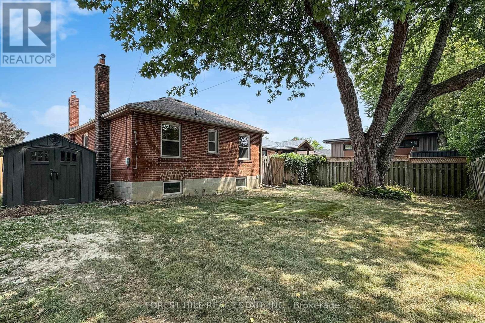 Photo 40 of 14 Ilfracombe Crescent, Toronto ON