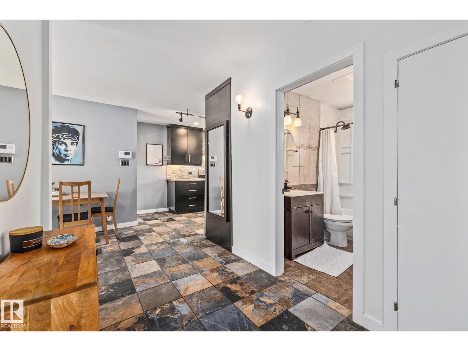 Photo 16 of 12127 61 St Nw, Edmonton AB
