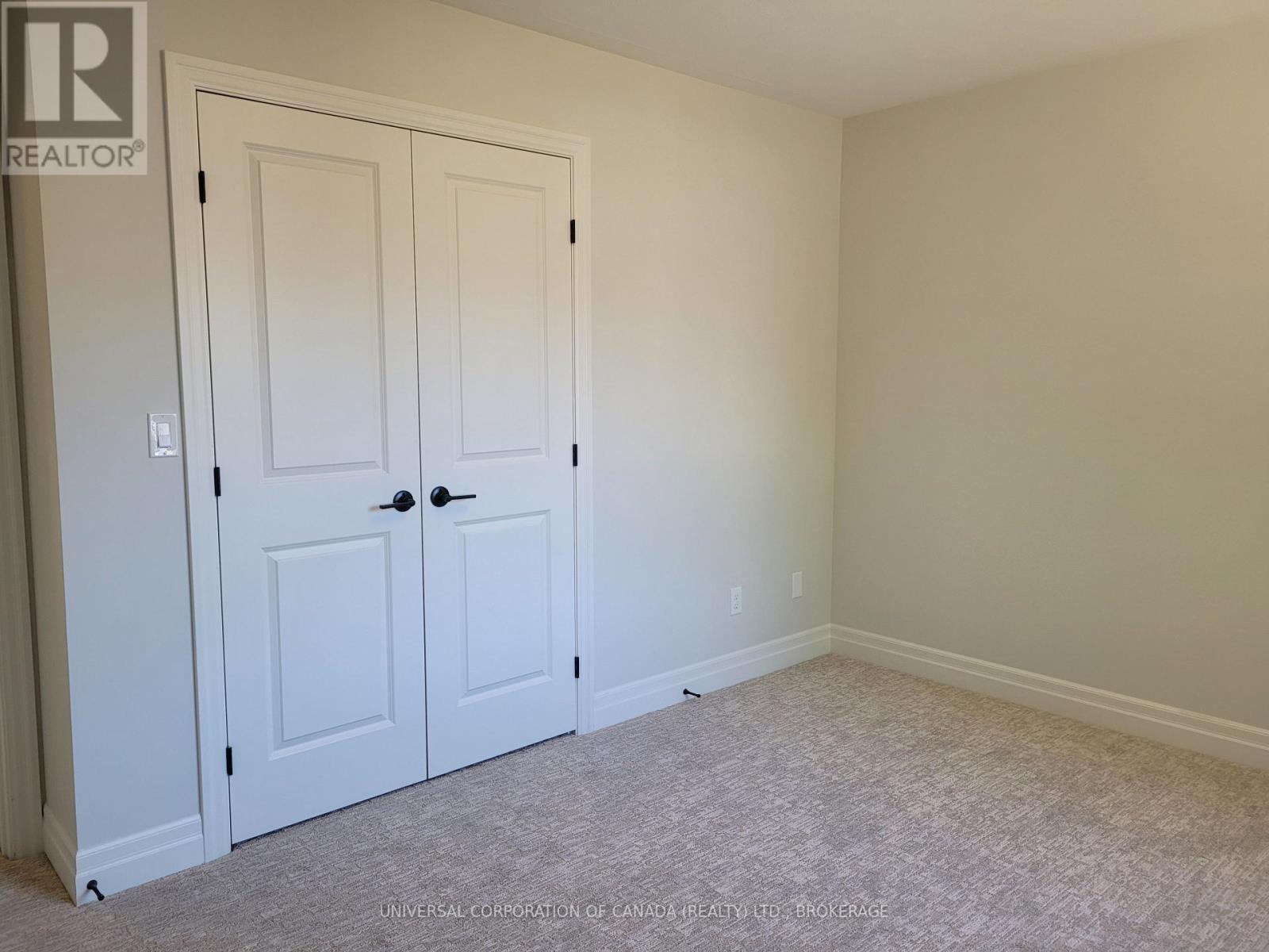 Photo 10 of 41 Peach Street, Tillsonburg ON