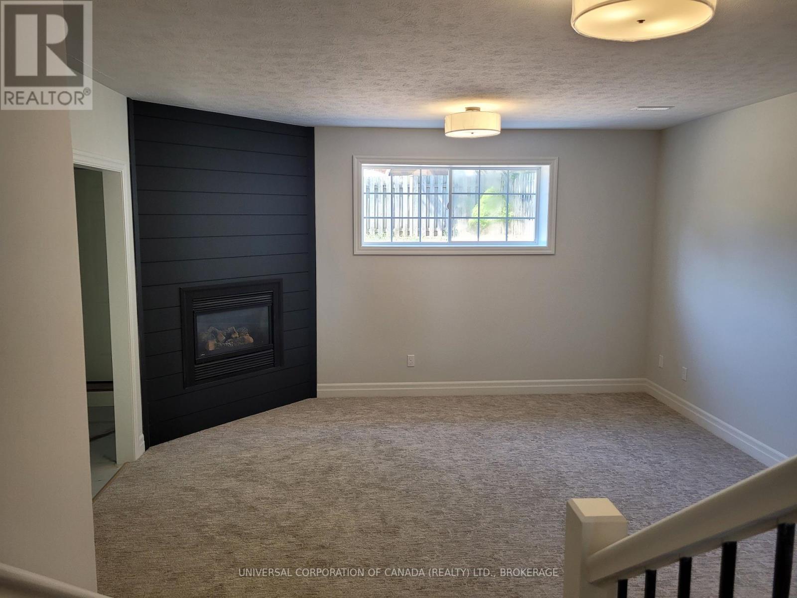 Photo 15 of 41 Peach Street, Tillsonburg ON