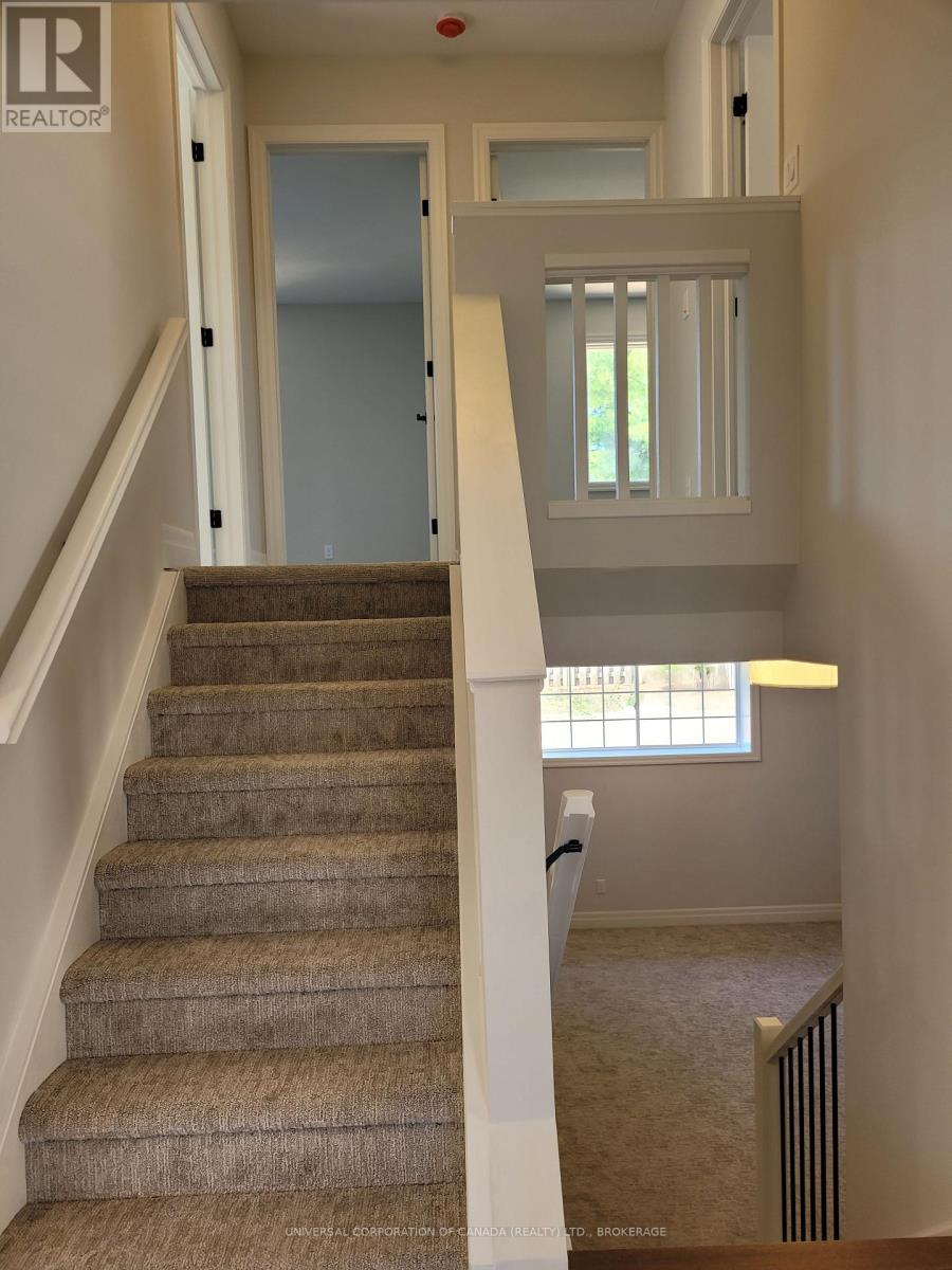 Photo 8 of 41 Peach Street, Tillsonburg ON