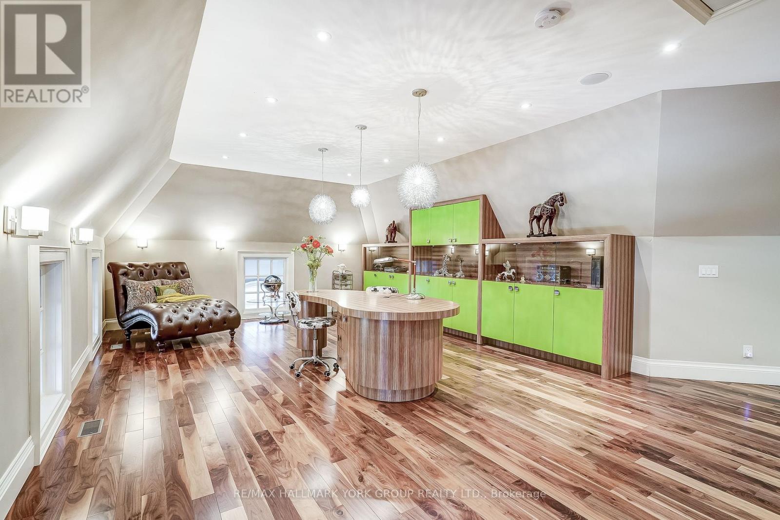 Photo 32 of 15 Awesome Again Lane, Aurora ON