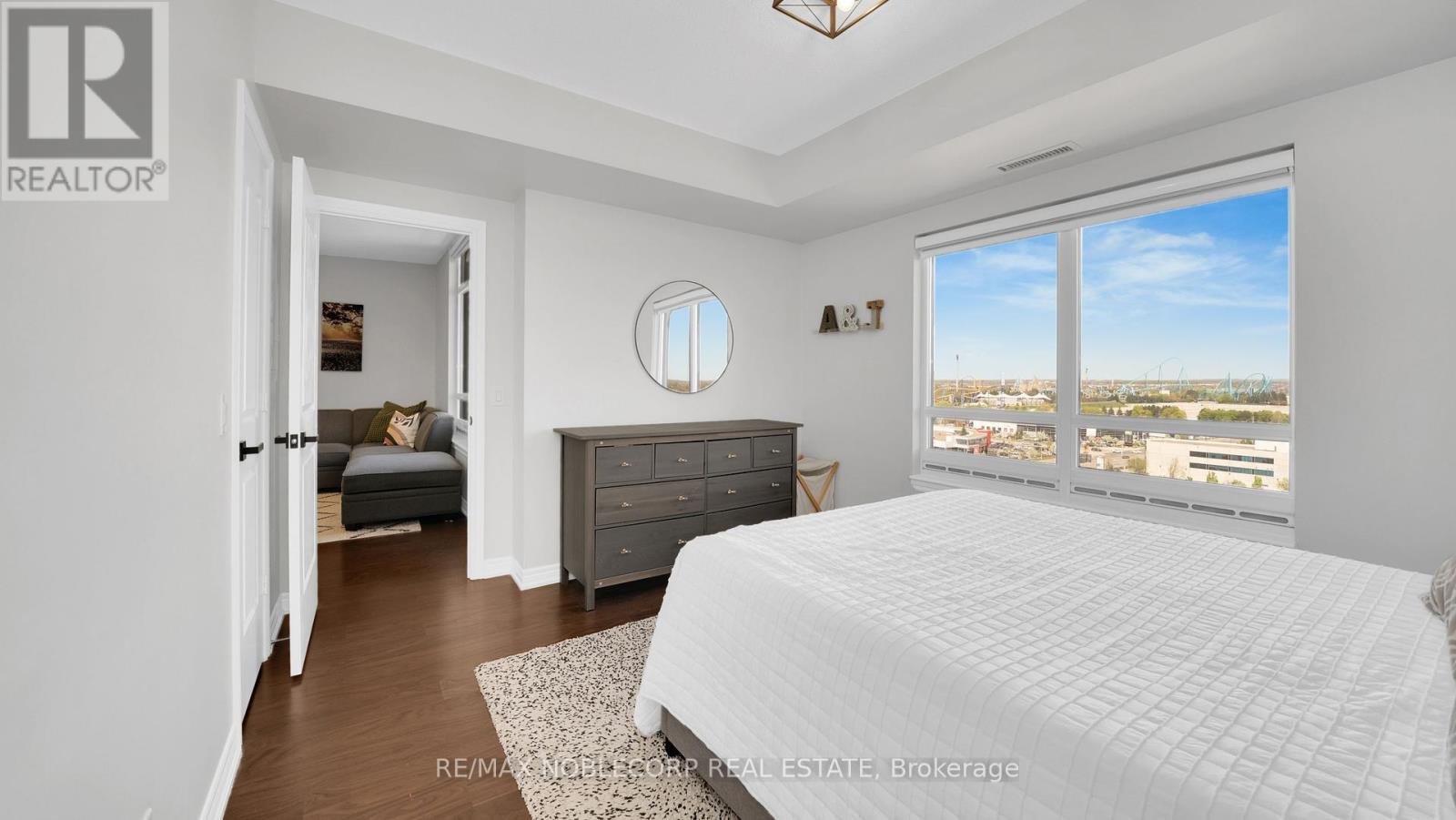 Photo 12 of 1515 9245 Jane Street, Vaughan ON